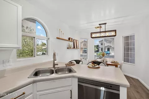Kitchen - 2553 E Jasper Dr, Gilbert, AZ 85296 photo 3 of 4