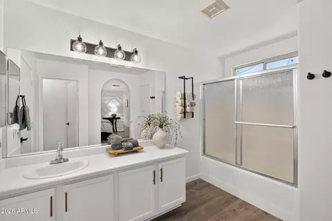 Bath - 2553 E Jasper Dr, Gilbert, AZ 85296 photo 2 of 3