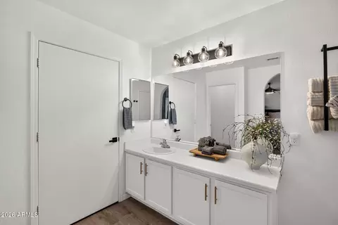 Bath - 2553 E Jasper Dr, Gilbert, AZ 85296 photo 1 of 3