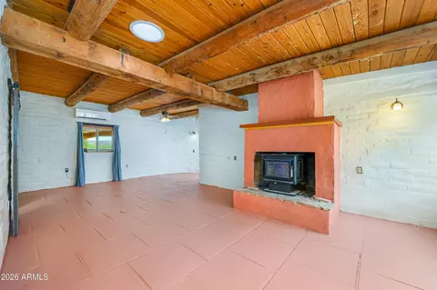 Living - 10145 E Dees Ln, Cornville, AZ 86325 photo 1 of 2