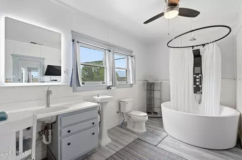 Bath - 377 S Second St, Globe, AZ 85501 photo 2 of 8