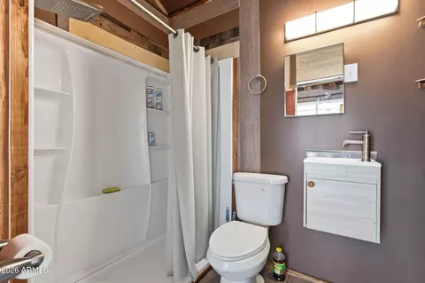 Bath - 377 S Second St, Globe, AZ 85501 photo 8 of 8
