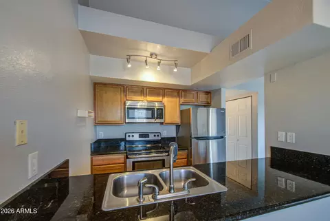 1241 N 48th St #211, Phoenix, AZ 85008