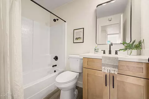 Bath - 3911 N 87th Ave, Phoenix, AZ 85037 photo 1 of 2