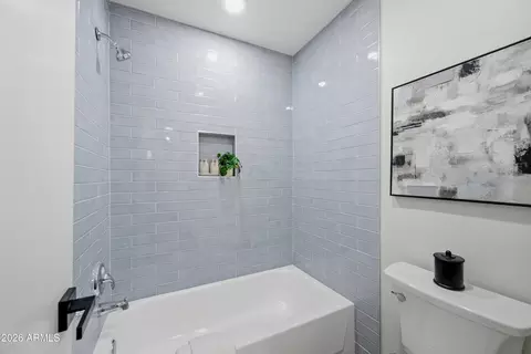 Bath - 609 N Granite St, Gilbert, AZ 85234 photo 3 of 5