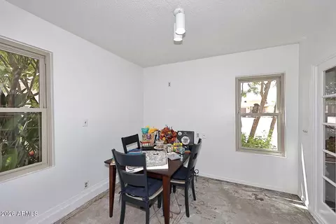 Dining - 3642 E Renee Dr, Phoenix, AZ 85050 photo 2 of 2