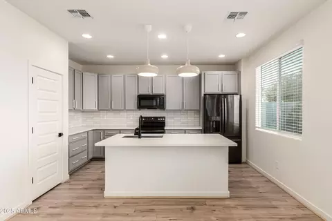 Kitchen - 48 E Bates St, Mesa, AZ 85201 photo 2 of 5