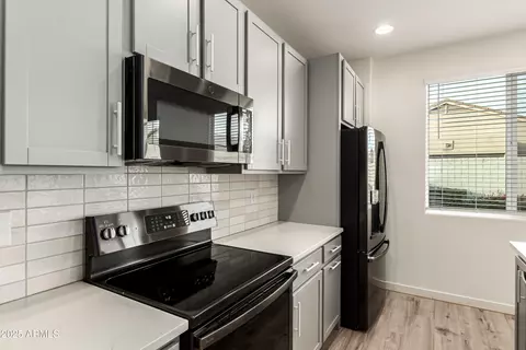 Kitchen - 48 E Bates St, Mesa, AZ 85201 photo 5 of 5