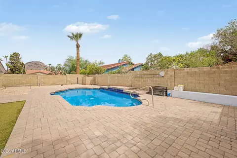 Exterior - 2208 E Hearn Rd, Phoenix, AZ 85022 photo 2 of 7