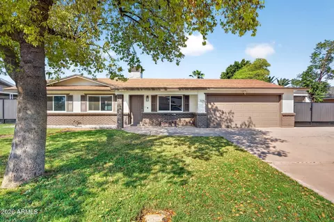 Exterior - 705 N Oracle Cir, Mesa, AZ 85203 photo 2 of 6