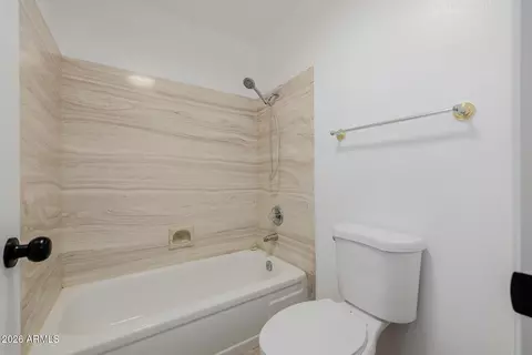 Bath - 1875 E State Ave, Phoenix, AZ 85020 photo 5 of 6