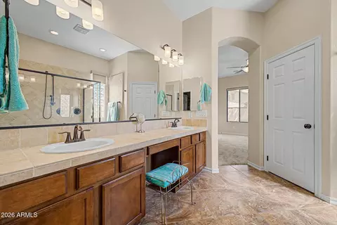Bath - 2660 E Blue Spruce Ln, Gilbert, AZ 85298 photo 2 of 3