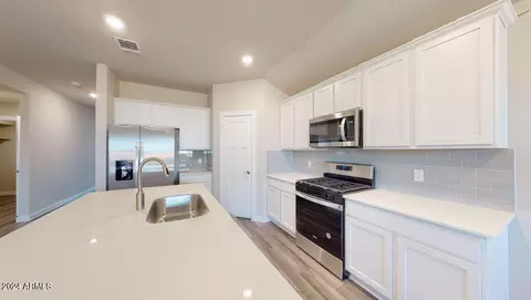 Kitchen - 2824 W Sable Ave, Apache Junction, AZ 85120 photo 1 of 2