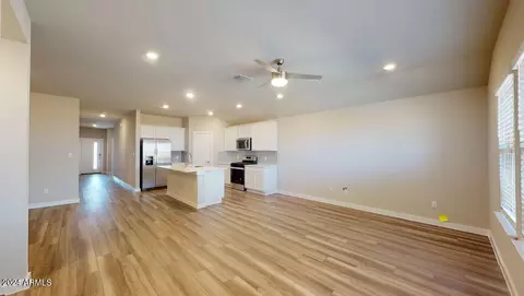 Entry Way - 2824 W Sable Ave, Apache Junction, AZ 85120 photo 4 of 10