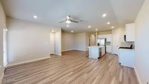 Entry Way - 2824 W Sable Ave, Apache Junction, AZ 85120 photo 5 of 10