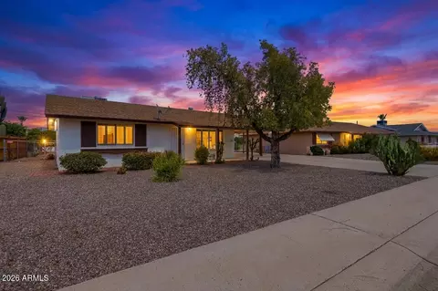 11042 W Canterbury Dr, Sun City, AZ 85351