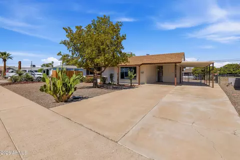 11042 W Canterbury Dr, Sun City, AZ 85351