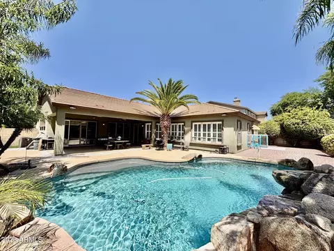 Exterior - 2925 E Marlene Dr, Gilbert, AZ 85296 photo 4 of 14