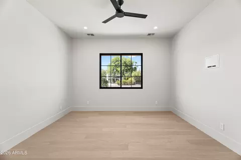 Bedroom - 4119 E Stanford Dr, Phoenix, AZ 85018 photo 5 of 6