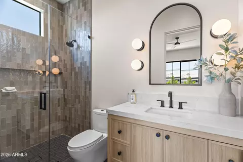 Bath - 4119 E Stanford Dr, Phoenix, AZ 85018 photo 6 of 9
