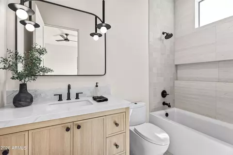 Bath - 4119 E Stanford Dr, Phoenix, AZ 85018 photo 5 of 9