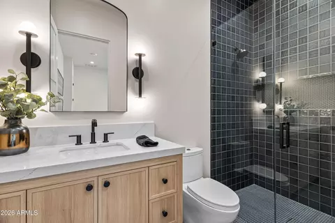 Bath - 4119 E Stanford Dr, Phoenix, AZ 85018 photo 4 of 9