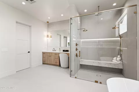 Bath - 4119 E Stanford Dr, Phoenix, AZ 85018 photo 3 of 9