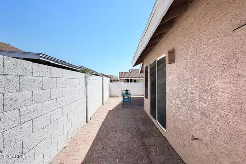 Exterior - 912 E Annette Dr, Phoenix, AZ 85022 photo 4 of 6