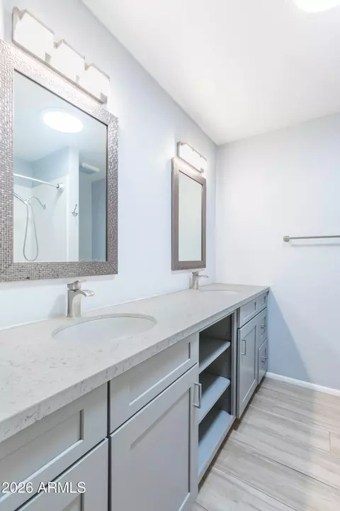 Bath - 3157 E Hazelwood St, Phoenix, AZ 85016 photo 1 of 3