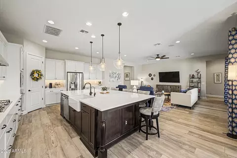 Kitchen - 1132 E Holland Park Dr, Gilbert, AZ 85297 photo 2 of 4