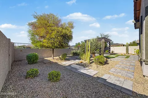 Exterior - 1132 E Holland Park Dr, Gilbert, AZ 85297 photo 5 of 9