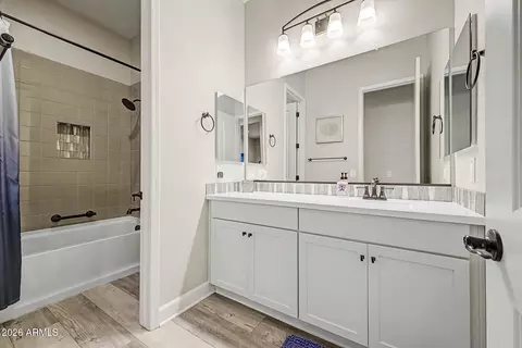 Bath - 1132 E Holland Park Dr, Gilbert, AZ 85297 photo 3 of 4