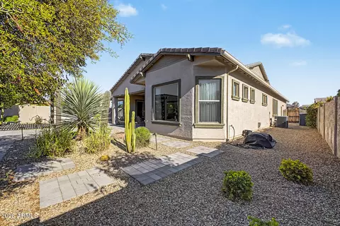 Exterior - 1132 E Holland Park Dr, Gilbert, AZ 85297 photo 6 of 9