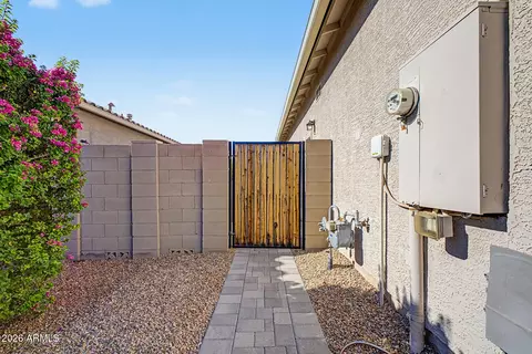 Exterior - 1132 E Holland Park Dr, Gilbert, AZ 85297 photo 9 of 9