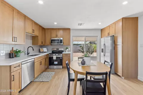 Kitchen - 401 E Continental Dr, Tempe, AZ 85288 photo 2 of 3