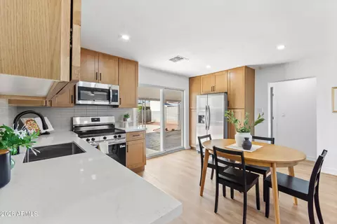 Kitchen - 401 E Continental Dr, Tempe, AZ 85288 photo 3 of 3