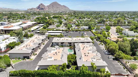 View/Area - 3235 E Camelback Rd #220, Phoenix, AZ 85018 photo 4 of 6