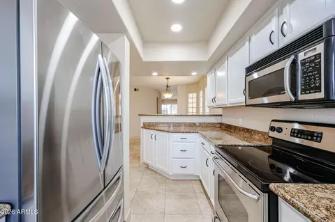 Kitchen - 3235 E Camelback Rd #220, Phoenix, AZ 85018 photo 5 of 5