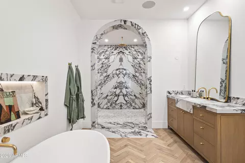 Bath - 54 W Palm Ln, Phoenix, AZ 85003 photo 3 of 7