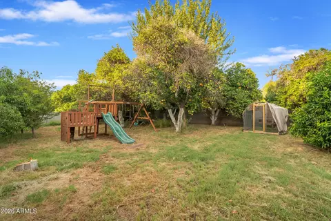Exterior - 18110 E Sunnybrook Ln, Gilbert, AZ 85298 photo 8 of 19