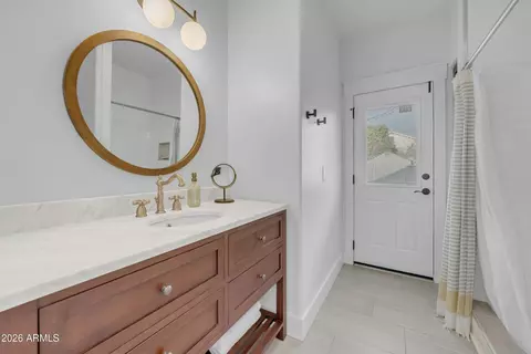Bath - 18110 E Sunnybrook Ln, Gilbert, AZ 85298 photo 4 of 7