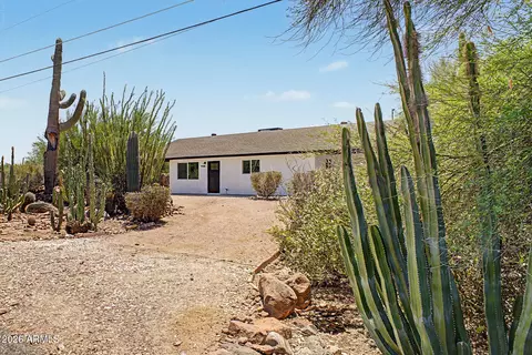 Exterior - 5919 E 12th Ave, Apache Junction, AZ 85119 photo 5 of 7
