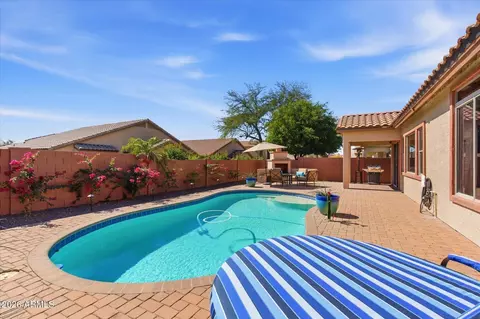 Exterior - 4821 E Kirkland Rd, Phoenix, AZ 85054 photo 5 of 8