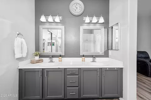 Bath - 3718 S Seton Ave, Gilbert, AZ 85297 photo 2 of 5