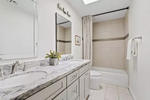 Bath - 2230 E Monterosa St, Phoenix, AZ 85016 photo 3 of 3
