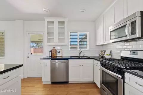 Kitchen - 2230 E Monterosa St, Phoenix, AZ 85016 photo 4 of 4