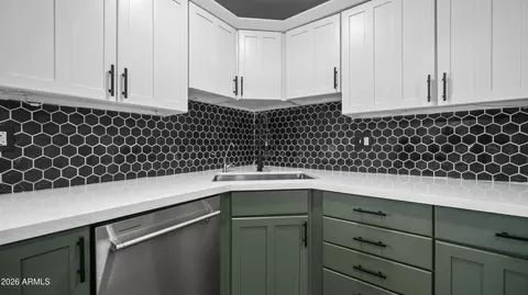 Kitchen - 4819 E Western Star Blvd, Phoenix, AZ 85044 photo 3 of 3