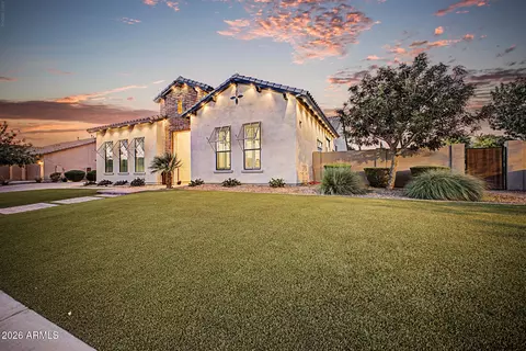 Exterior - 2580 E Vallejo Dr, Gilbert, AZ 85298 photo 3 of 26