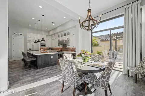 Dining - 2580 E Vallejo Dr, Gilbert, AZ 85298 photo 2 of 4