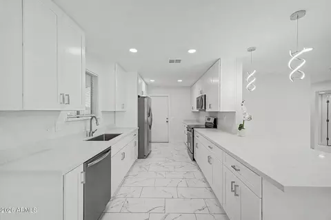 26621 S Shumaker Dr, Sun Lakes, AZ 85248